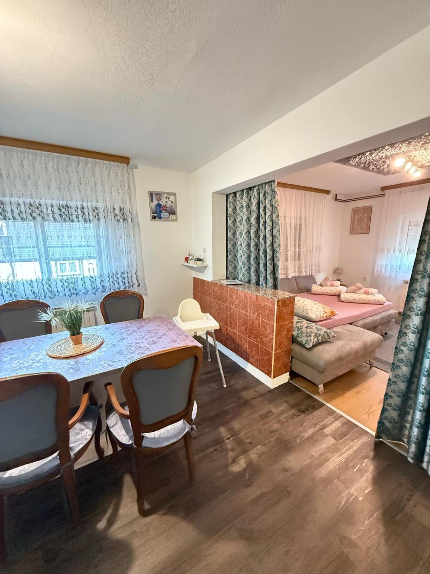 Apartments Marija Vrelo Koreničko Extérieur photo