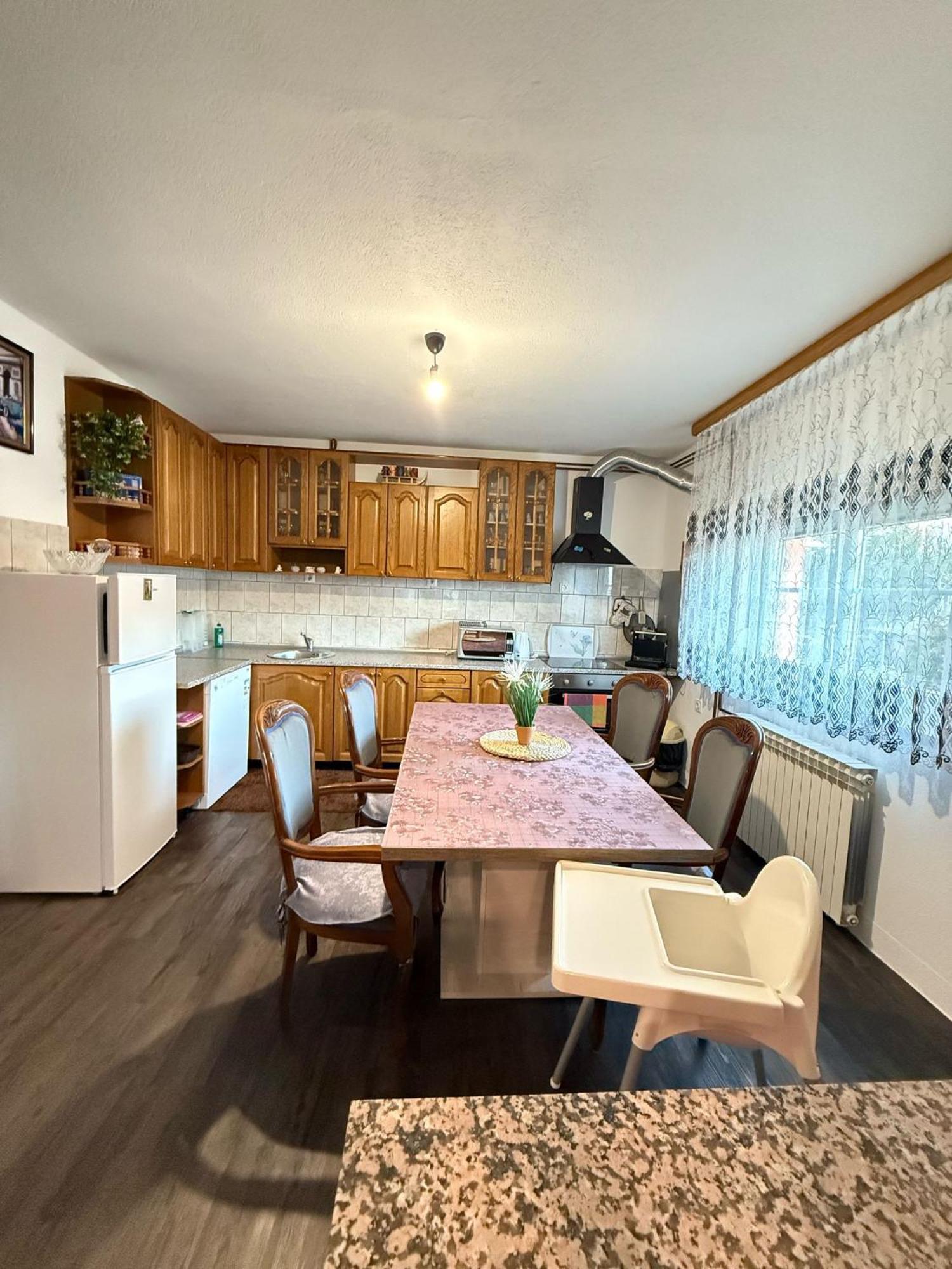 Apartments Marija Vrelo Koreničko Extérieur photo
