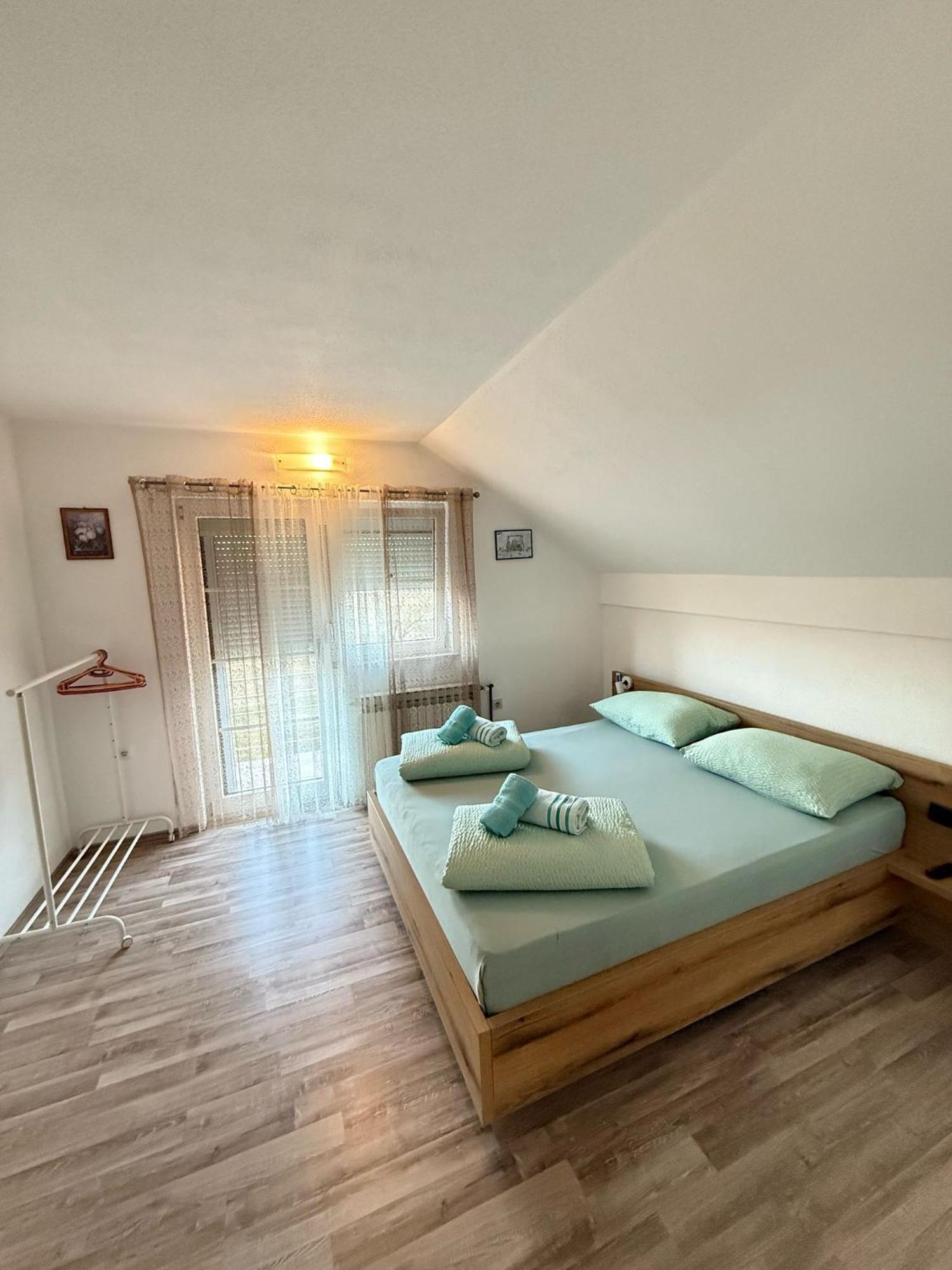 Apartments Marija Vrelo Koreničko Extérieur photo