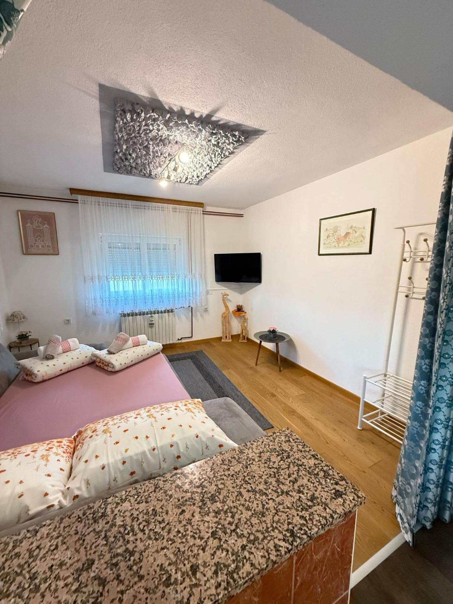 Apartments Marija Vrelo Koreničko Extérieur photo